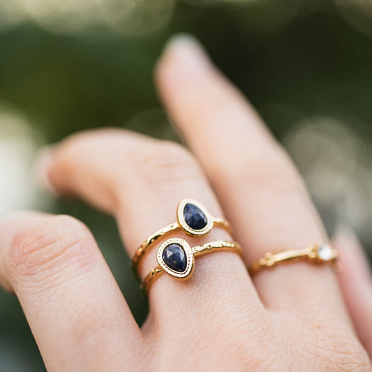 Bague Aurora – Lapis Lazuli – Pierre de Sagesse et de Communication | Acier Inoxydable Doré