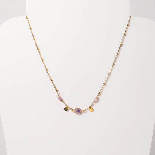 collier-amethyste-pierre-naturelle-fond-blanc-eclatoria