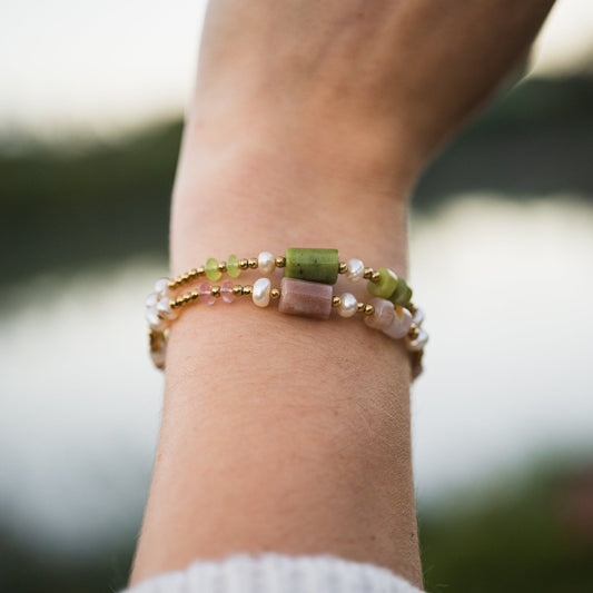 Bracelet porter Diane en pierres naturelles — Pierre de Soleil ou jade nephrite