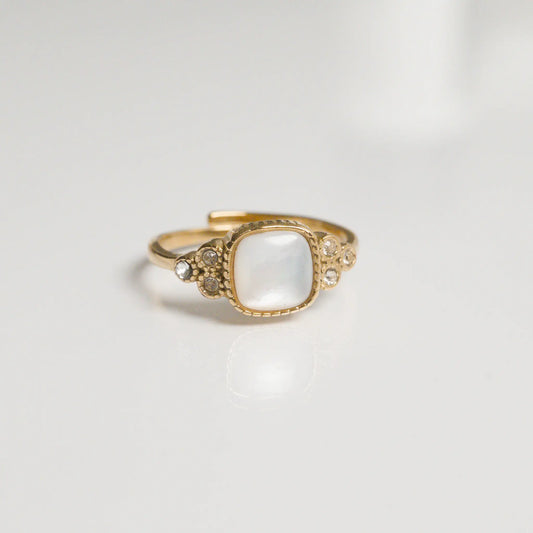 Bague Éloïse – Nacre Blanche