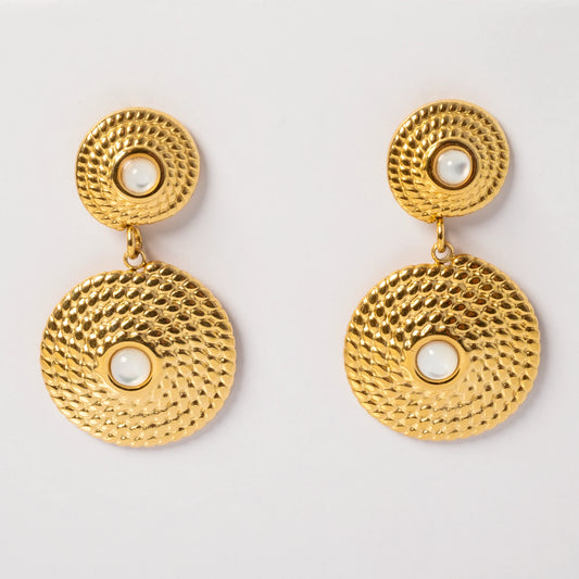 boucles-d'oreilles-nacre-blanche-pierre-naturelle-fond-blanc-eclatoria