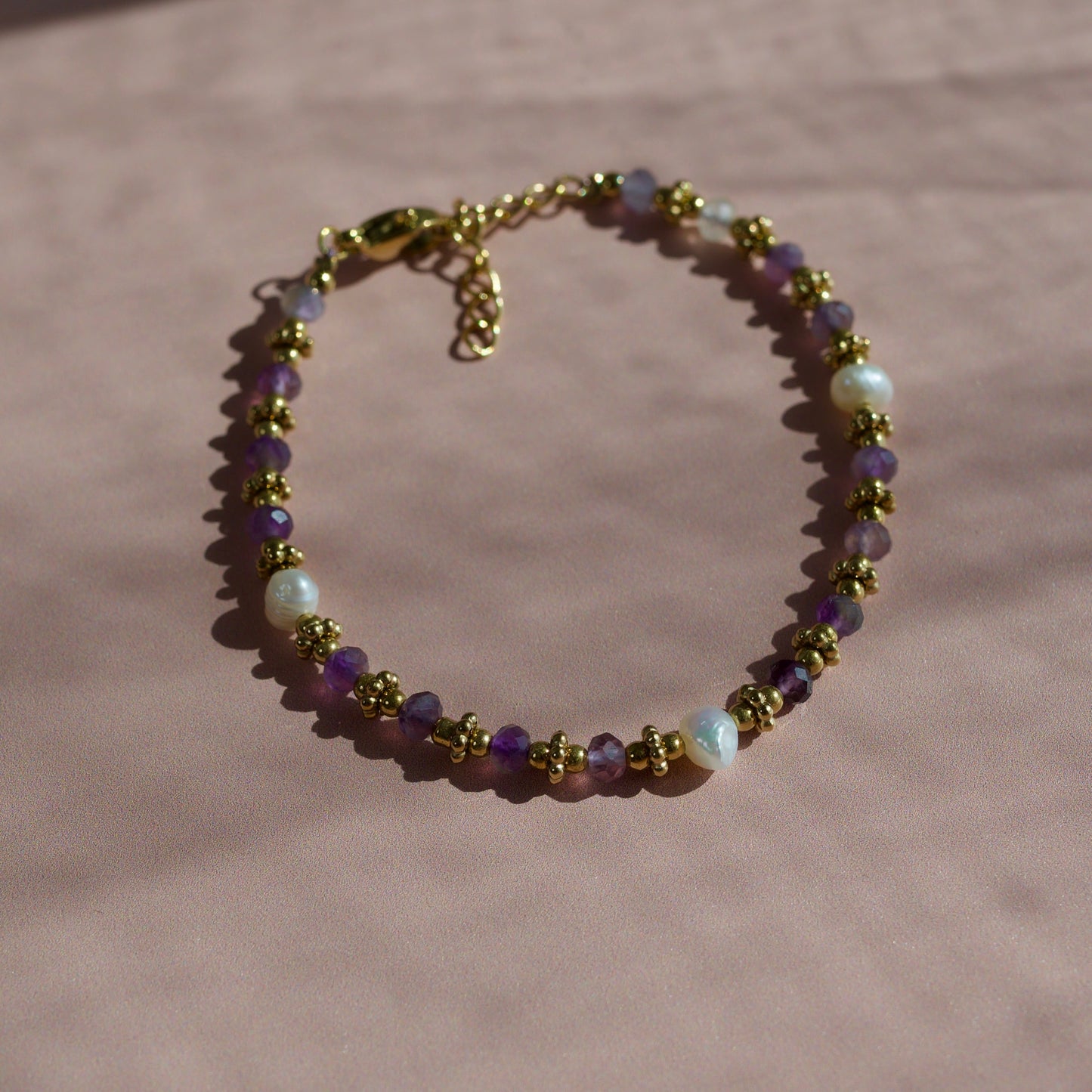 Bracelet Alicia en pierres naturelles — Turquoise africaine ou améthyste  Bracelet