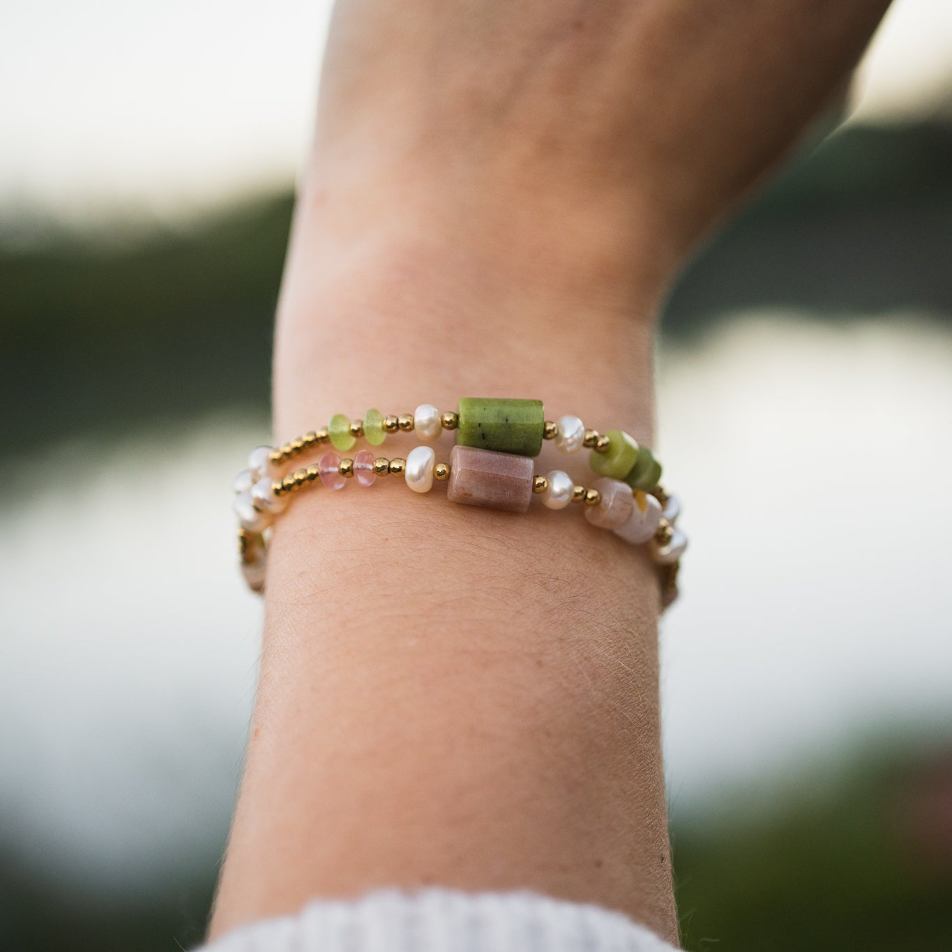 Bracelet porter Diane en pierres naturelles — Pierre de Soleil ou jade nephrite