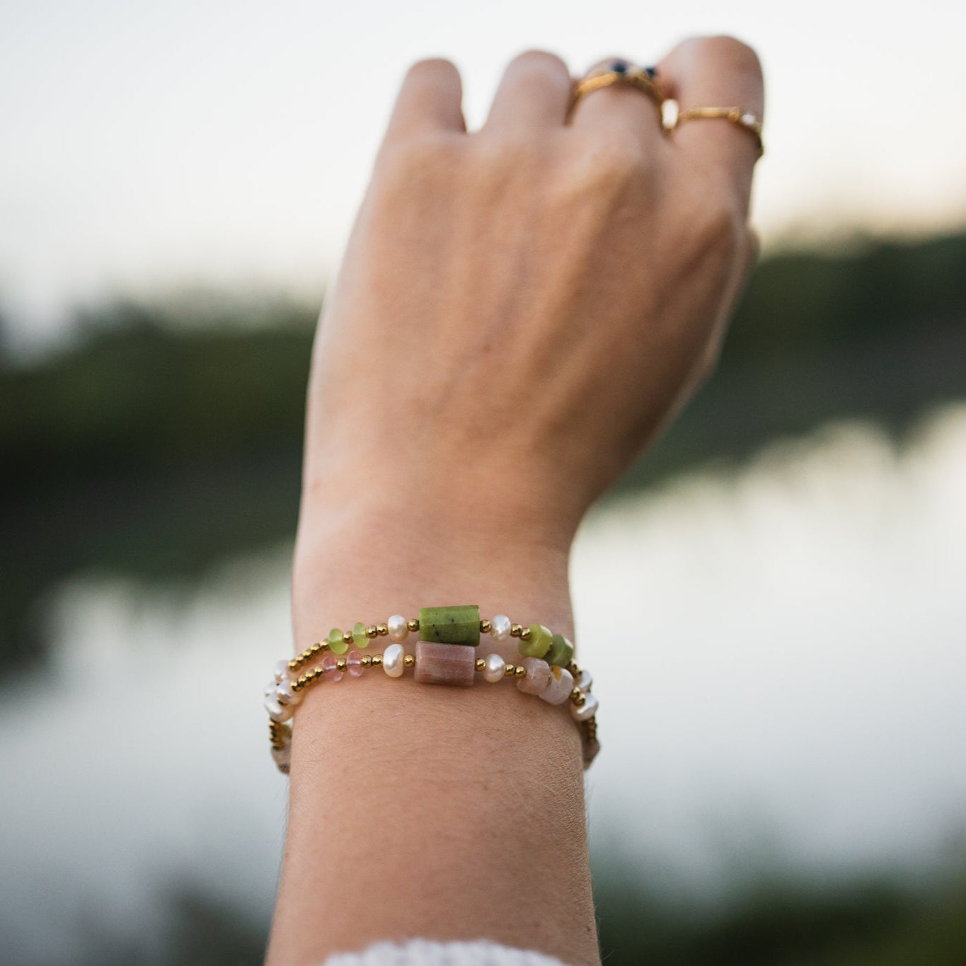 Bracelet Diane porter en pierres naturelles — Pierre de Soleil ou jade nephrite