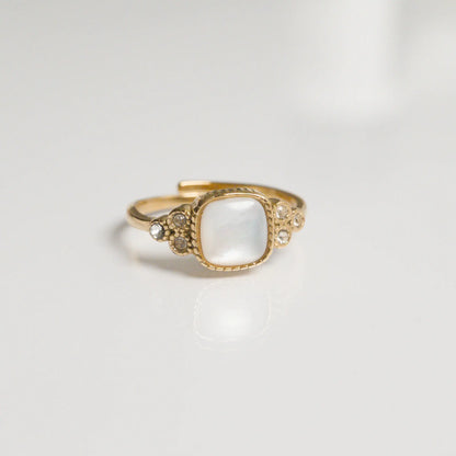 Bague Éloïse – Nacre Blanche