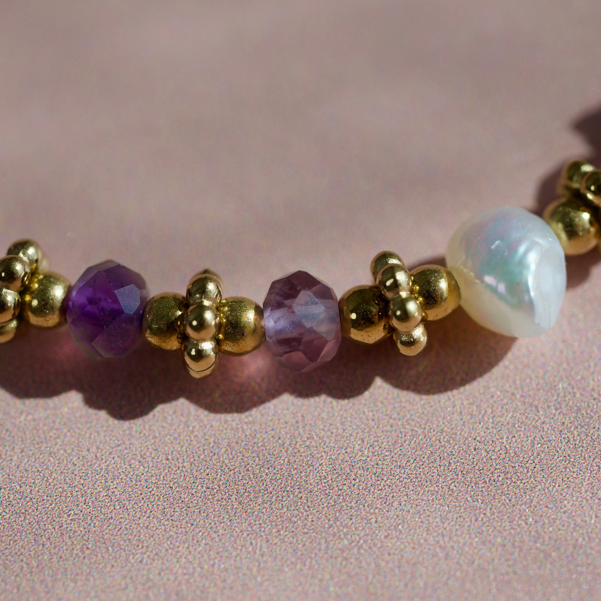 Bracelet Alicia en pierres naturelles — Turquoise africaine ou améthyste  Bracelet