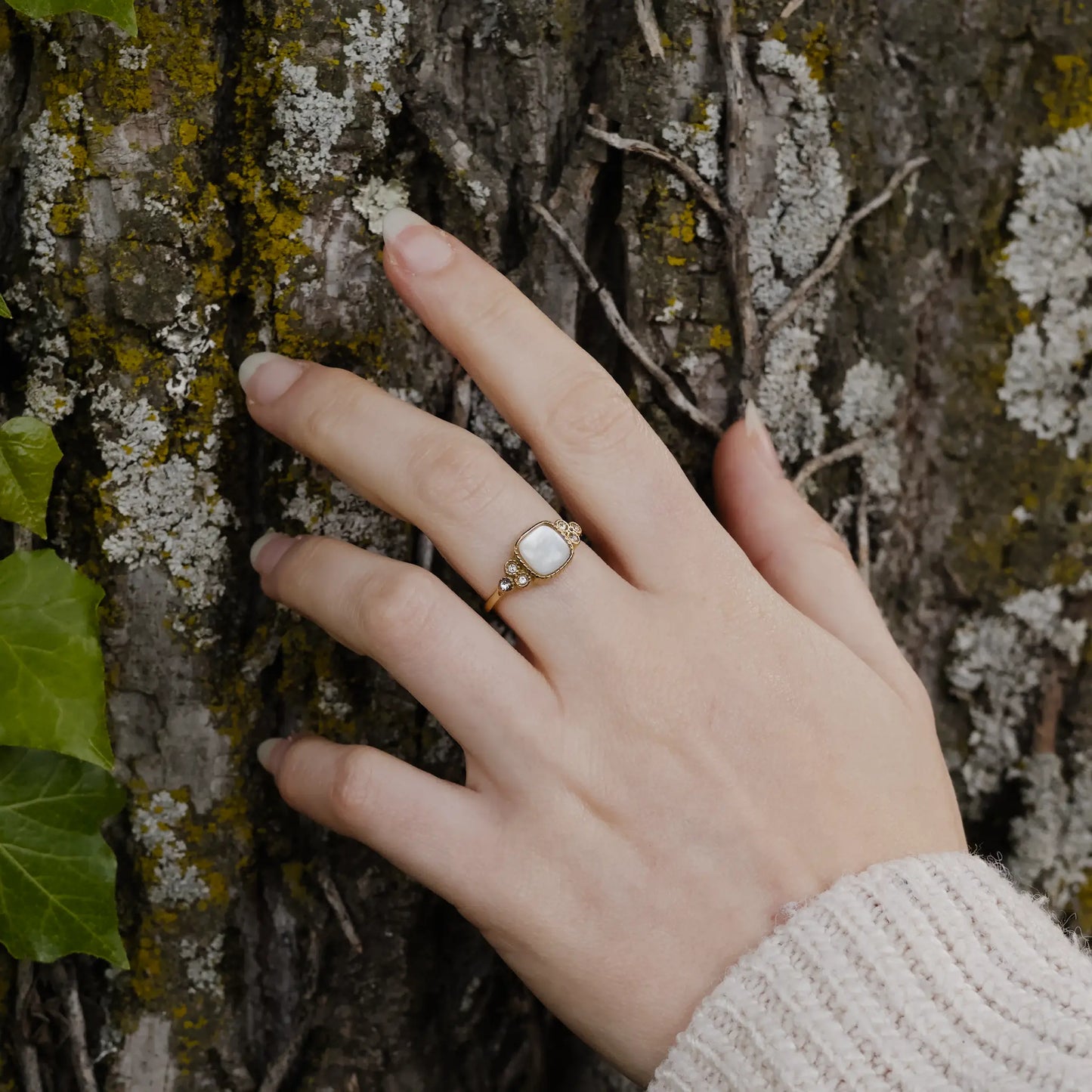 Bague Éloïse – Nacre Blanche