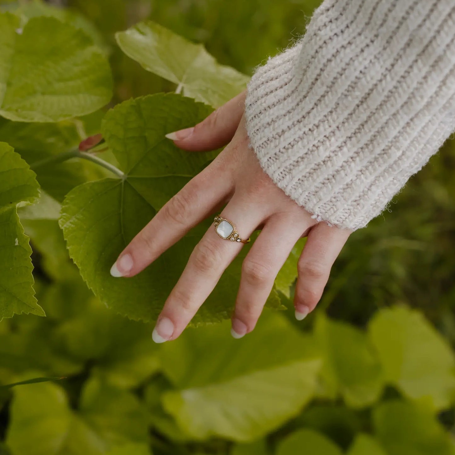 Bague Éloïse – Nacre Blanche