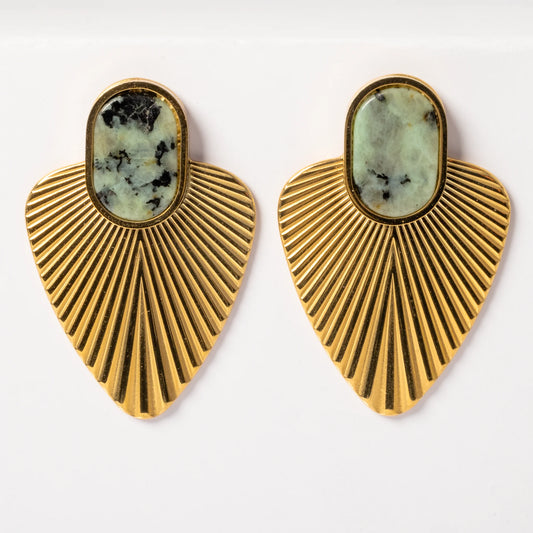 boucles-d'oreilles-turquoise-africaine-pierre-naturelle-fond-blanc-eclatoria