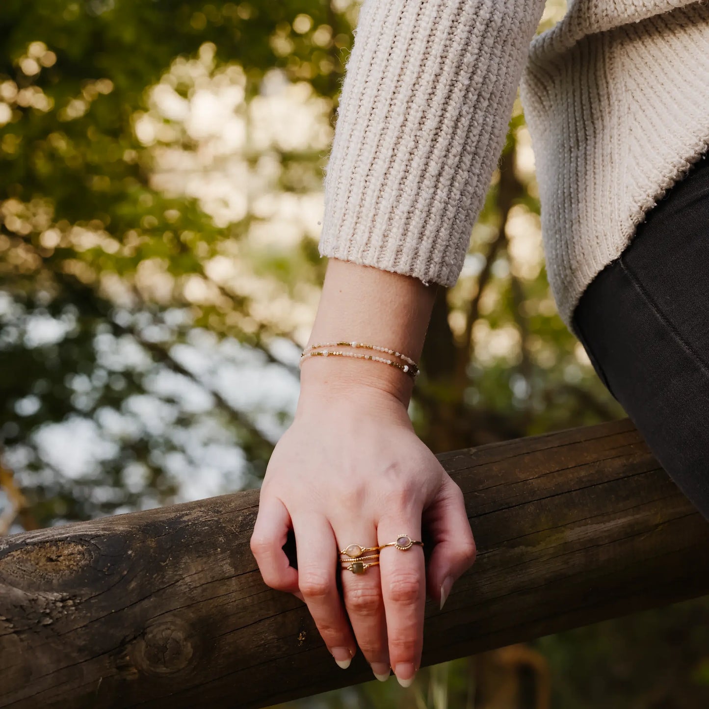 Bracelet / Choker Solène – Pierre de Soleil (2 tours / Choker)