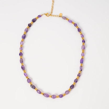 collier-amethyste-pierre-naturelle-fond-blanc-eclatoria
